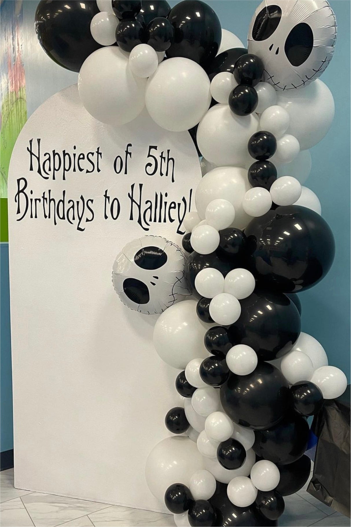 pickup party backdrop and balloons MA CT